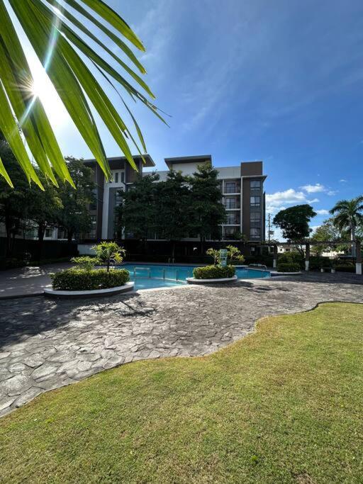 Appartement Modern Oasis: Pool + Netflix à Manille Extérieur photo